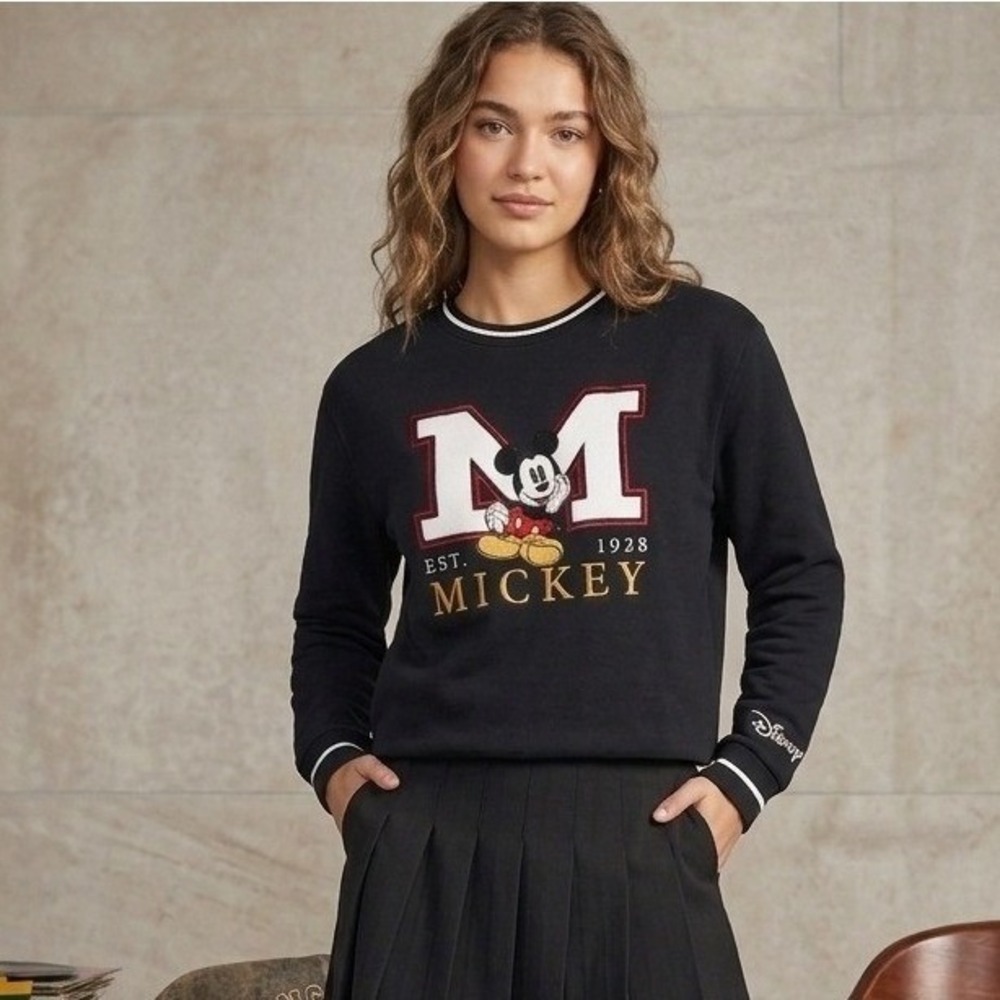 Vintage Inspired Hollister Disney Collab Sweatshirt Black Varsity Graphic Medium